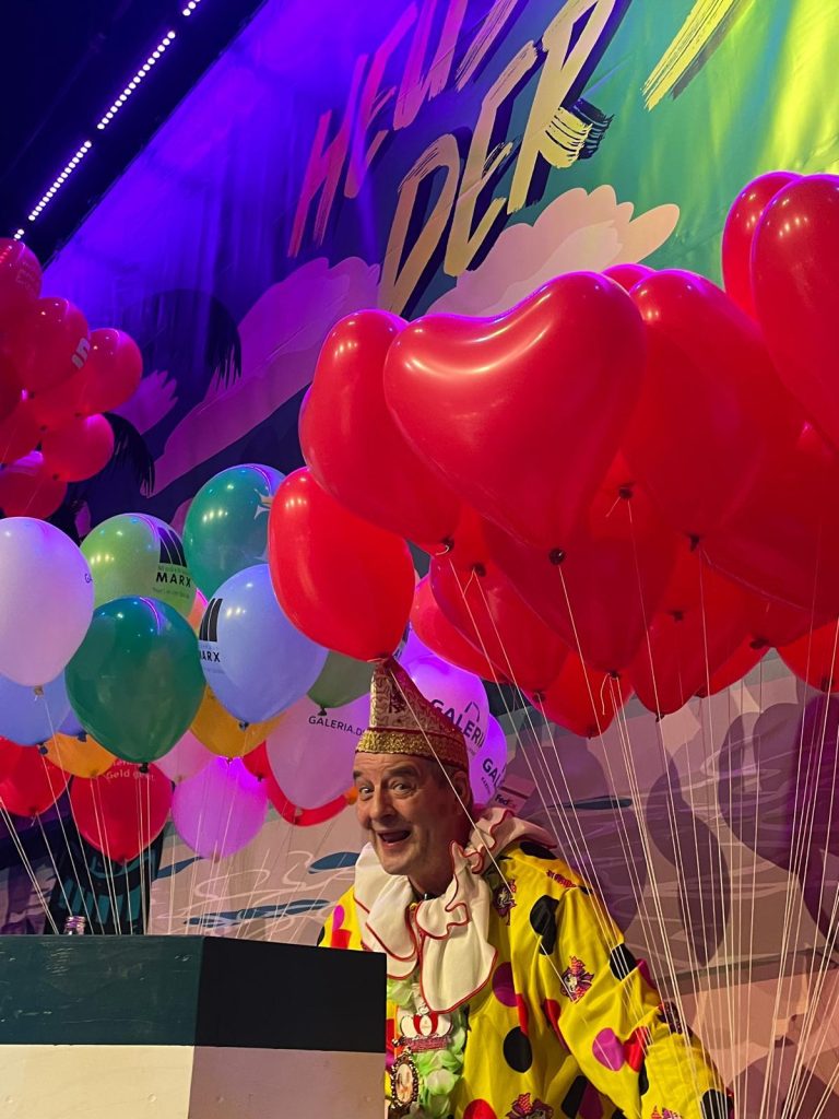 Ballon-Helmut beim Kinderball